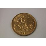 A 22ct gold 1910 half sovereign 4 grams