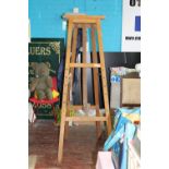 A large artists easel h186cm Will not post