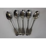 Five hallmarked Victorian & earlier fiddle pattern spoons (101 grams)