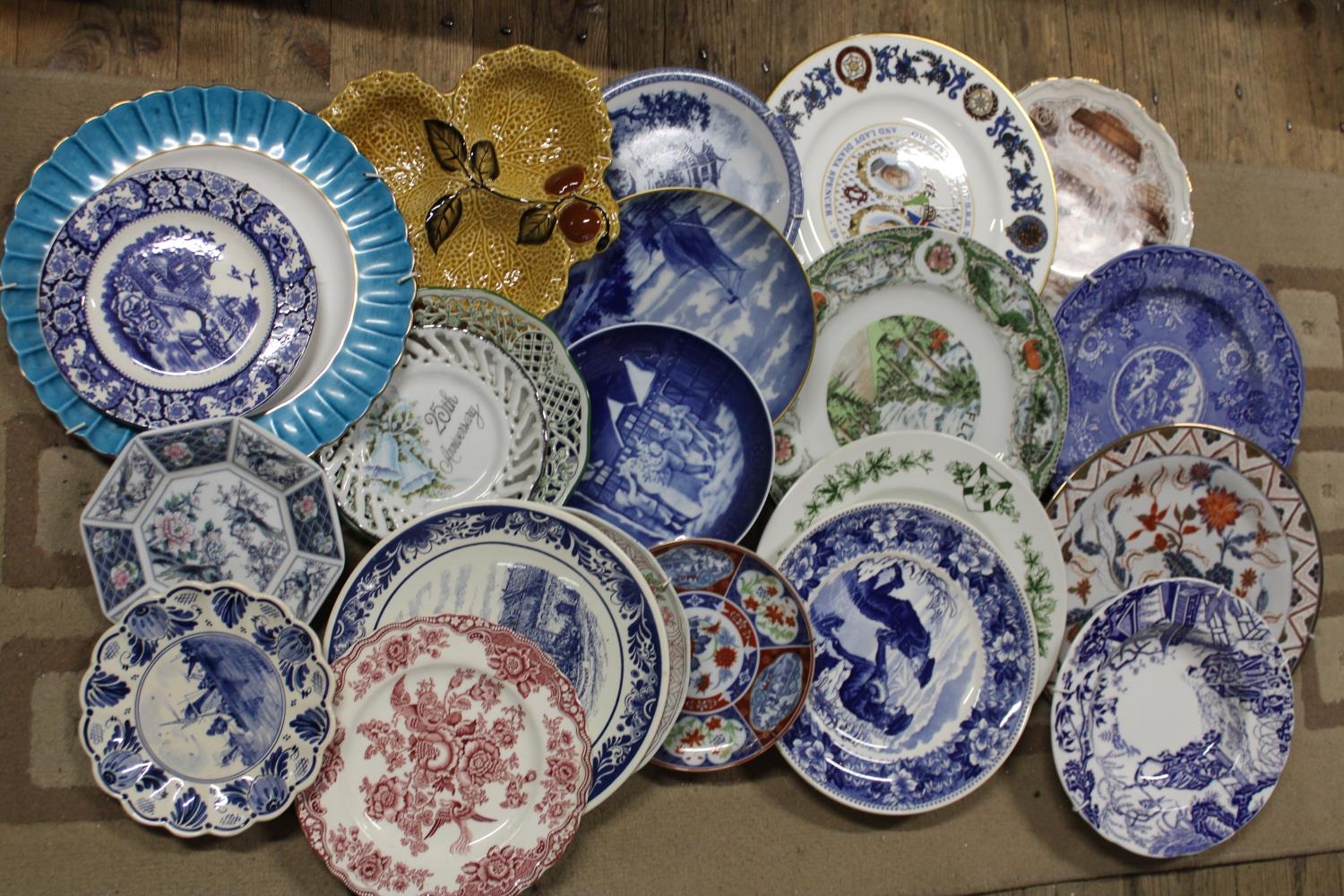 A job lot of assorted collectors plates