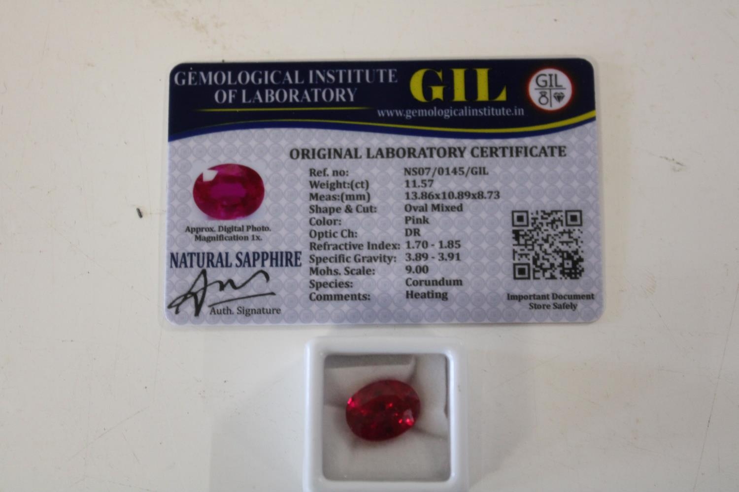 A Sapphire gemstone & certificate