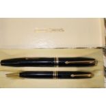 A vintage Conway Stewart fountain pen & propelling pencil set in original box (fountain pen has a