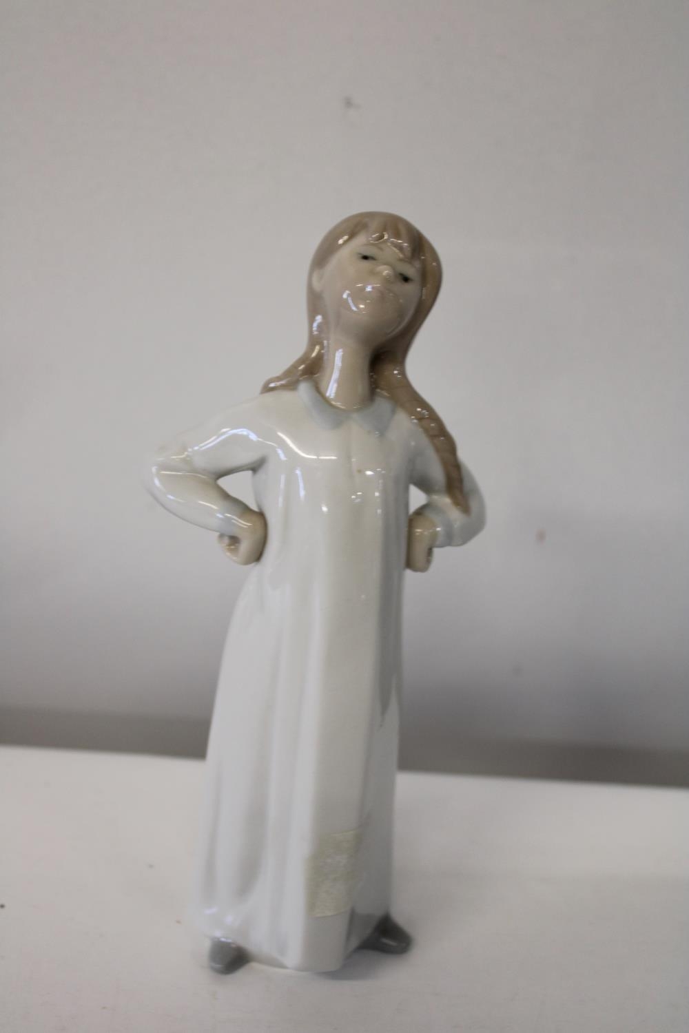 A Lladro figurine Height 20cm