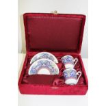 A pretty boxed set of Kutahya porcelain