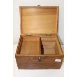 A vintage wooden box 30x22x17cm