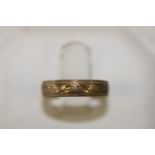 A 9ct gold band ring 1.3 grams size I