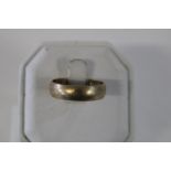 A 9ct gold band ring 3.9 grams size U 1/2
