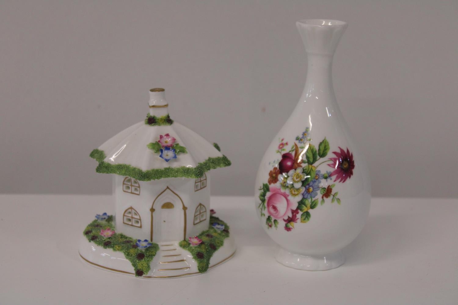 Two pieces of collectable Coalport