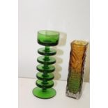 Two pieces of vintage art glass h20cm