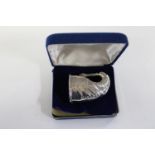 A cased silver plated stirrup cup 7x6cm
