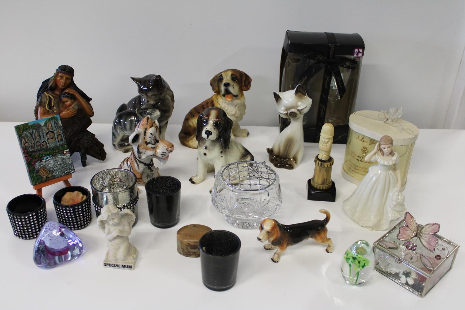 A job lot of assorted ceramics & other