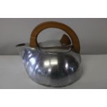 A rare Pique kettle (sold as seen)