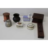 A selection of assorted collectables, treen etc.