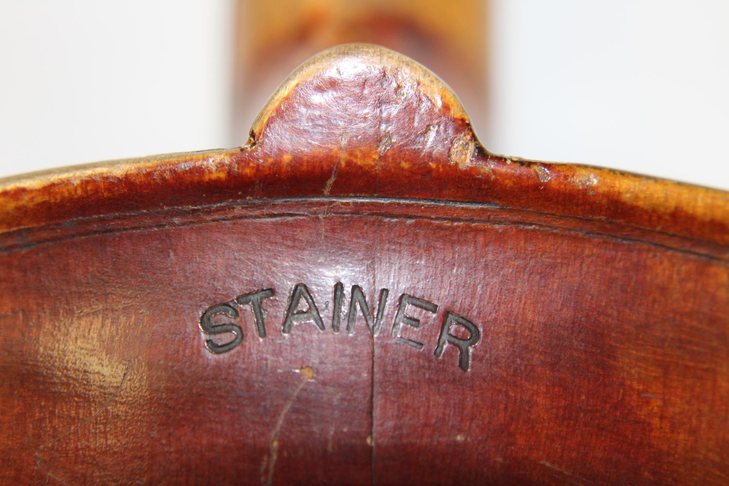 A Stainer violin & two bows in a coffin case with paper label inside which reads ' Jacubus - Image 3 of 3