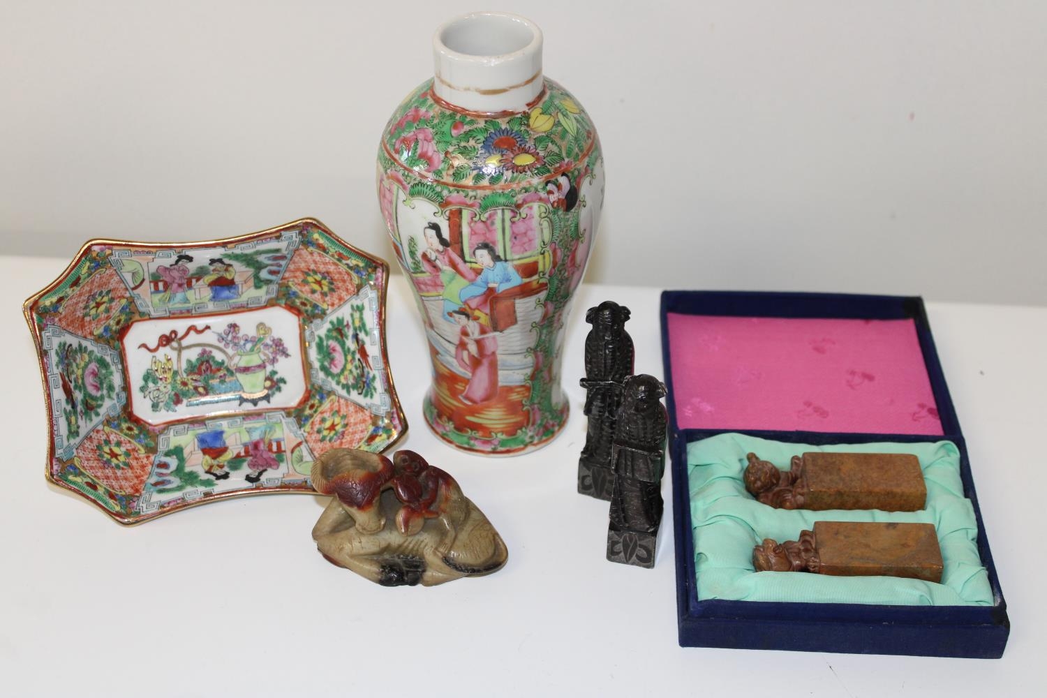 A selection of Oriental collectables