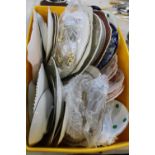 A job lot of assorted cake stands & other ceramics