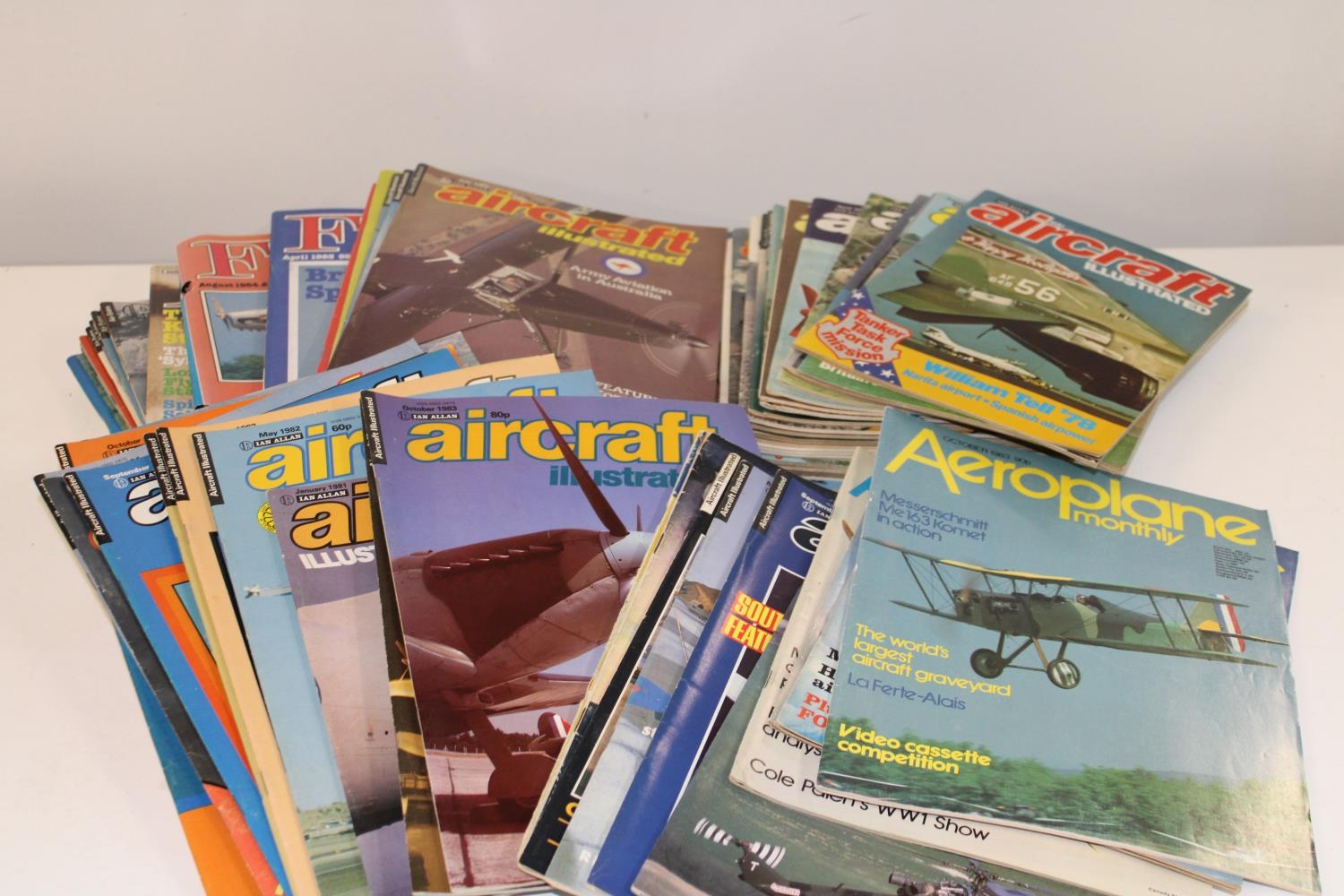A job lot of vintage Aircraft Illustrated magazines