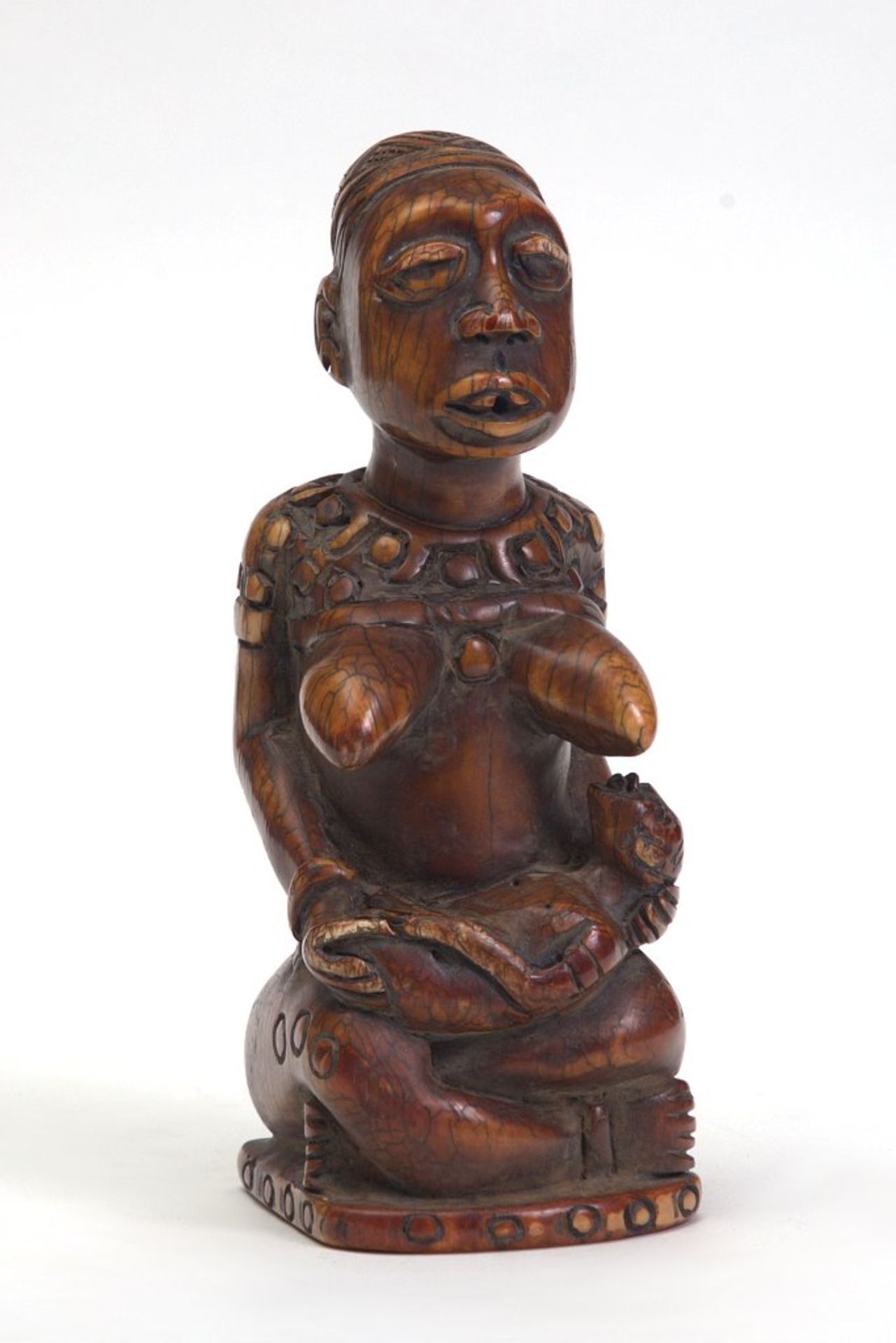 Sitzende Mutterfigur der Phemba