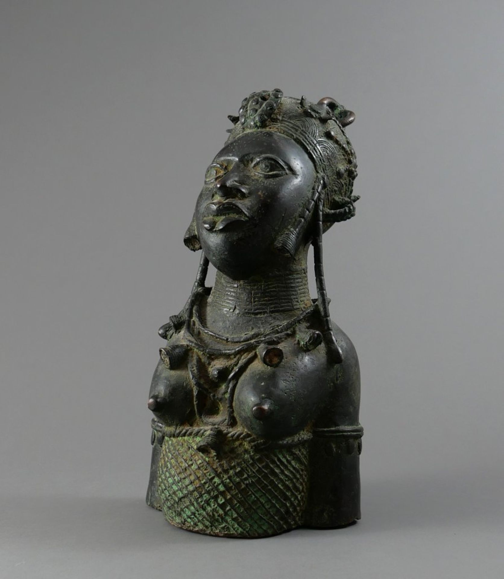 Weibliche Büste der Benin.