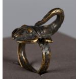 Ring der Ashanti mit Skorpion. Gelbguss. Ghana