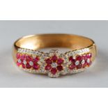 Prachtvoller Rubin-/Brillantarmreif. Rubine ca. 10 ct. Brillanten ca. 3 ct. Fassung 18 ct. Weißgold,