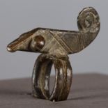 Ring der Ashanti mit Chamäleon. Gelbguss. Ghana