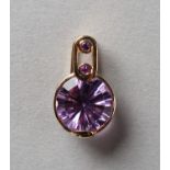 Amethystanhänger. Amethyst ca. 4,76 ct. Fassung 14 ct. Roségold. H 2,2 cm