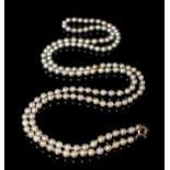 Feine Perlenkette. Perlen Ø ca. 3 mm. L 60 cm
