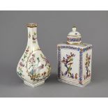 Konvolut Potschappel: vierpassig facettierte, geschweifte Vase sowie rechteckige Teedose.
