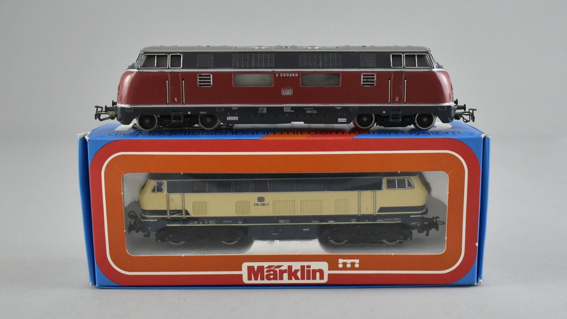 Märklin-Diesellok 3074 und Diesellok V 200060.