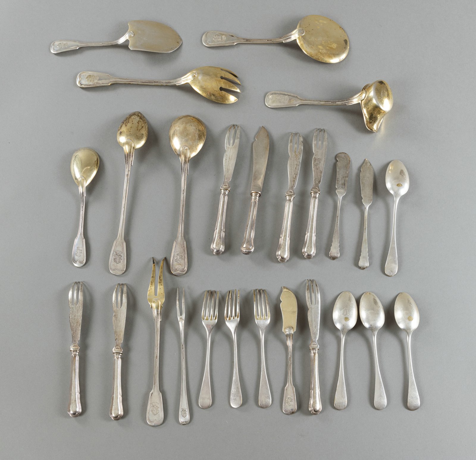 A MIXED LOT OF CUTLERY - Image 6 of 7