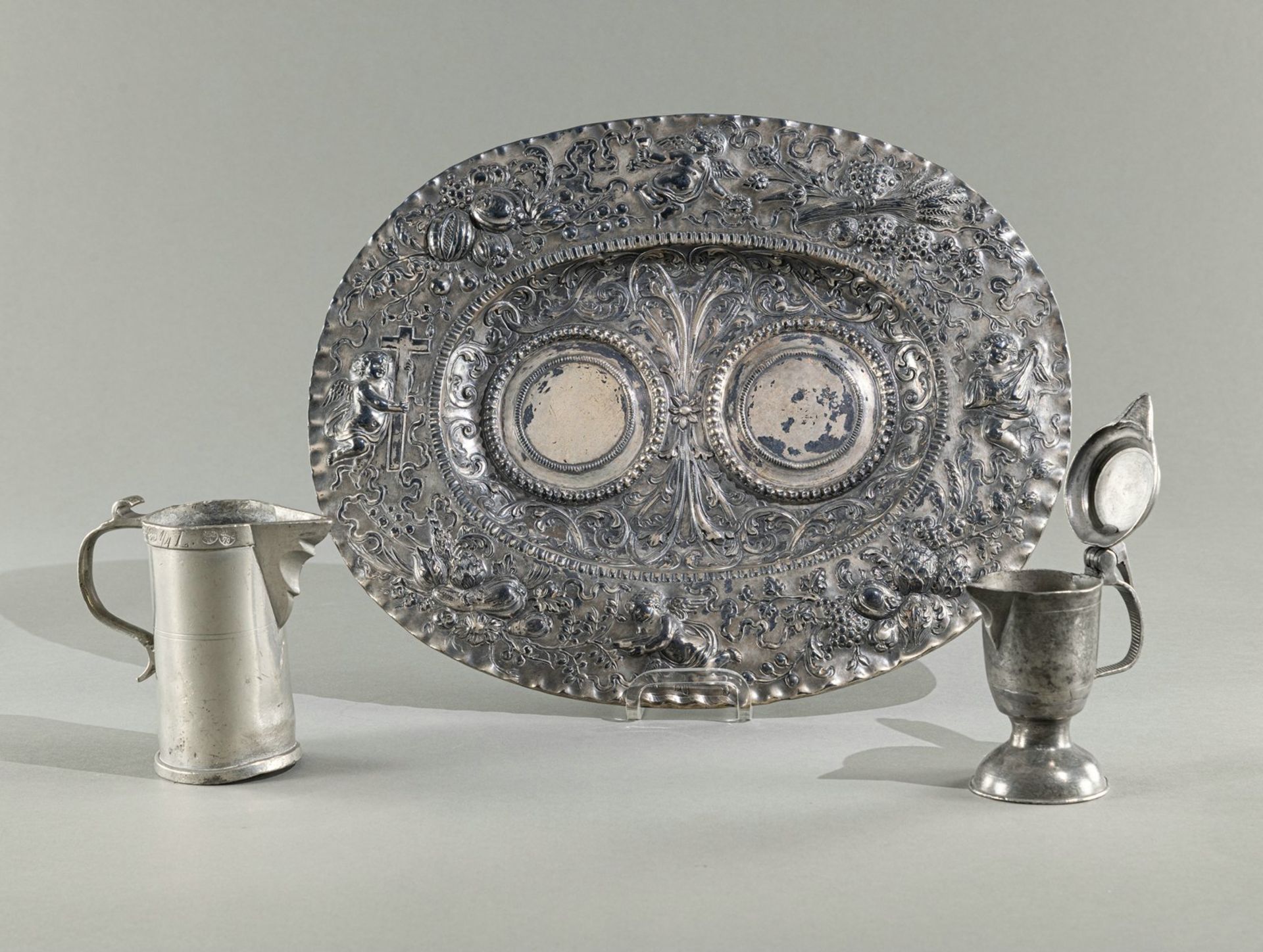 A BAROQUE STYLE TRAY AND TWO SMALL POTS - Image 2 of 4