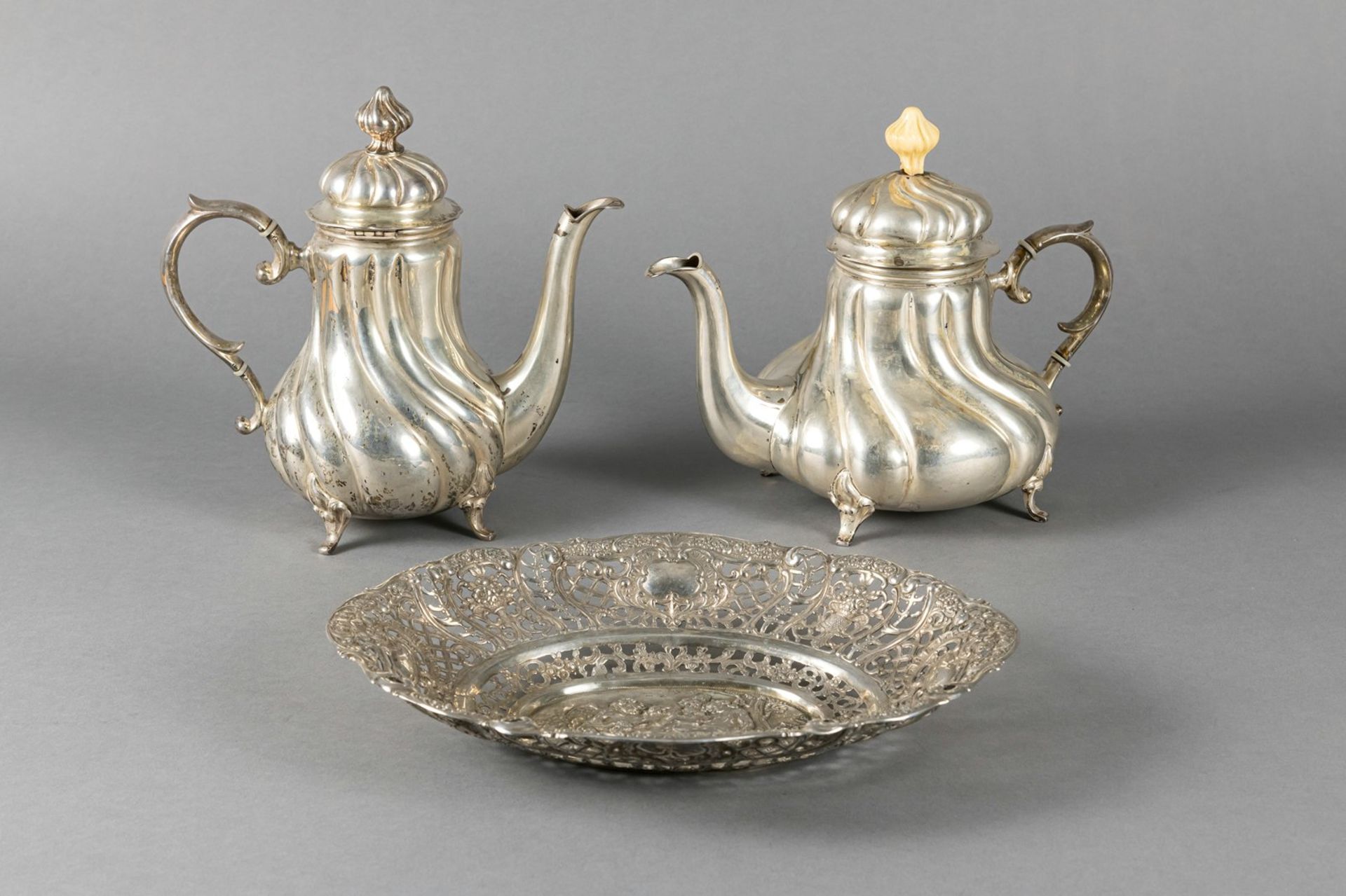 TWO COFFEE POTS AND A SILVER BASKET, - Image 2 of 7