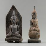 Zwei Figuren des Buddha Shakyamuni aus Holz