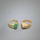 Ring mit Smaragd-Cabochon und Ring mit Diamant