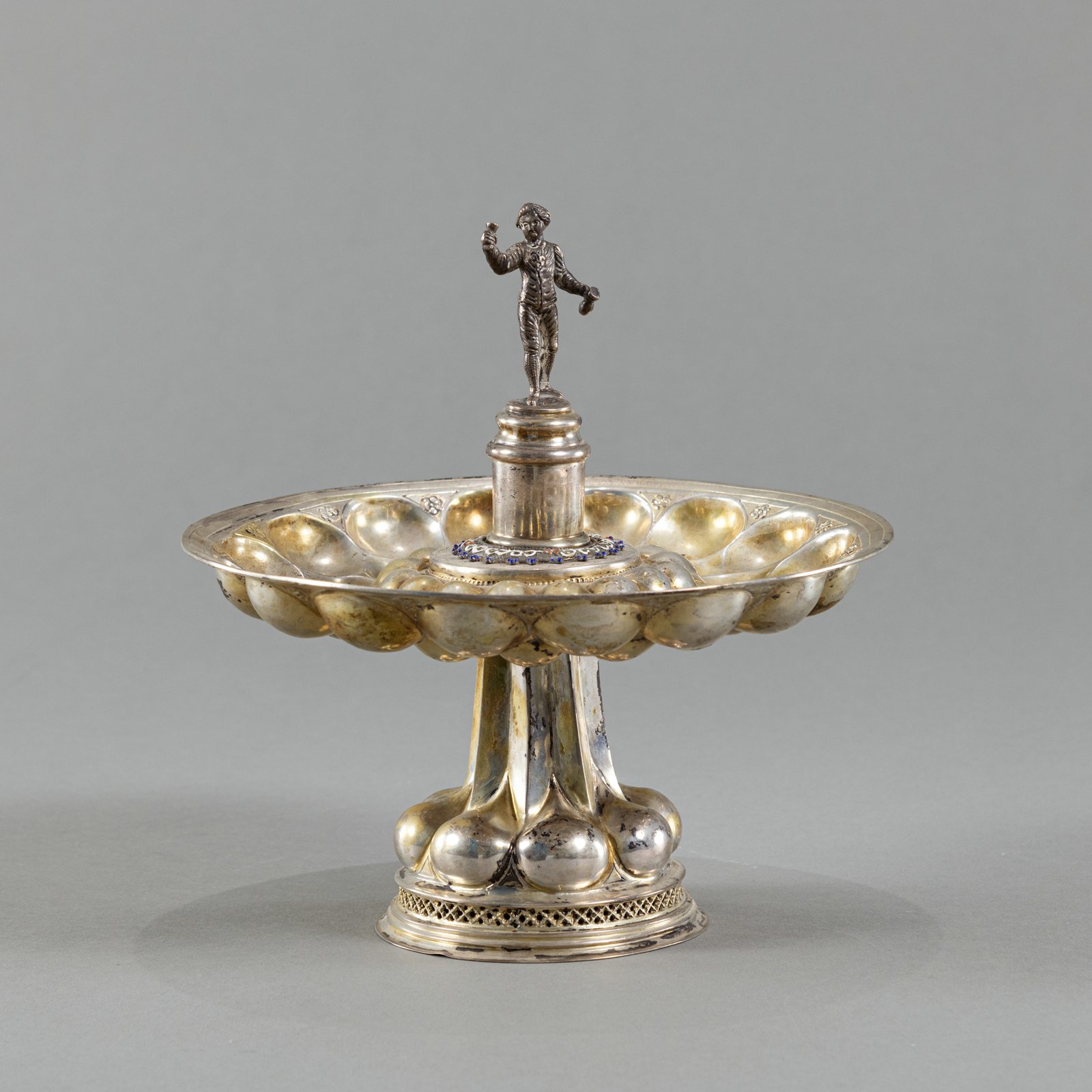 A GOTHIC STYLE SILVERGILT CENTRE PIECE