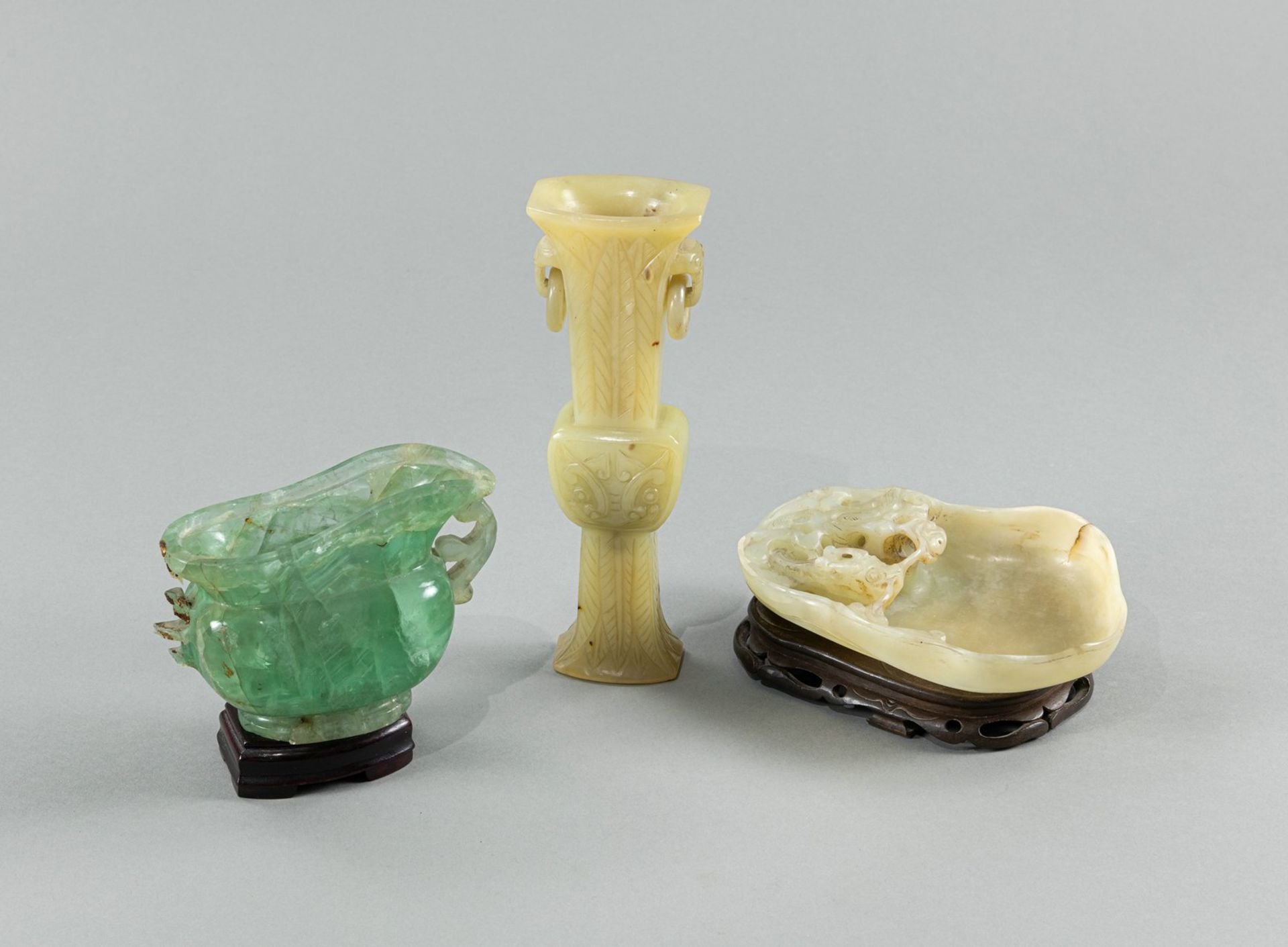 A CARVED BOVENIT VASE, BRUSH WASHER AND WINE CUP - Image 3 of 3