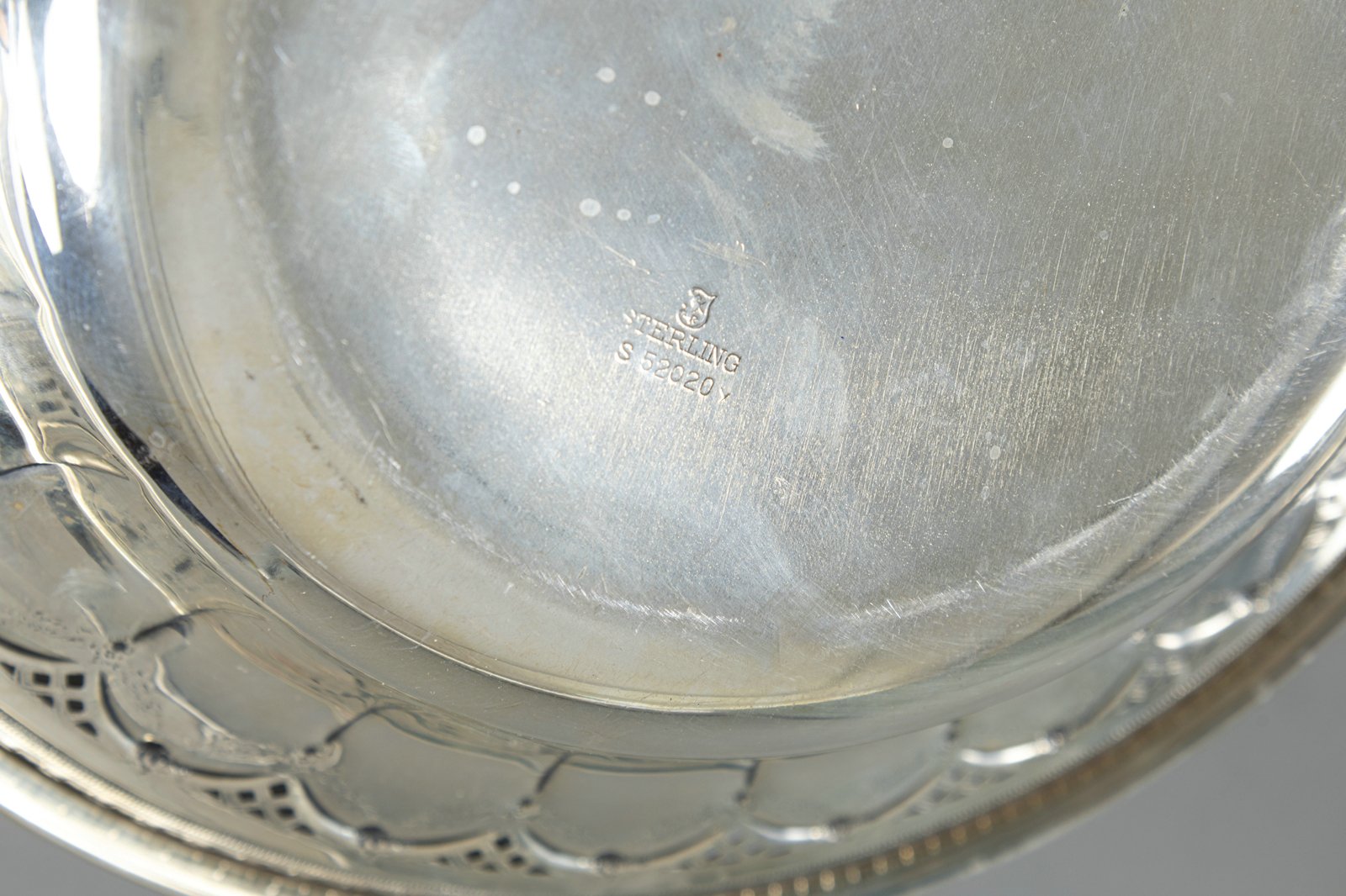 TWO FLORAL PATTERN SILVER BOWLS - Image 5 of 6