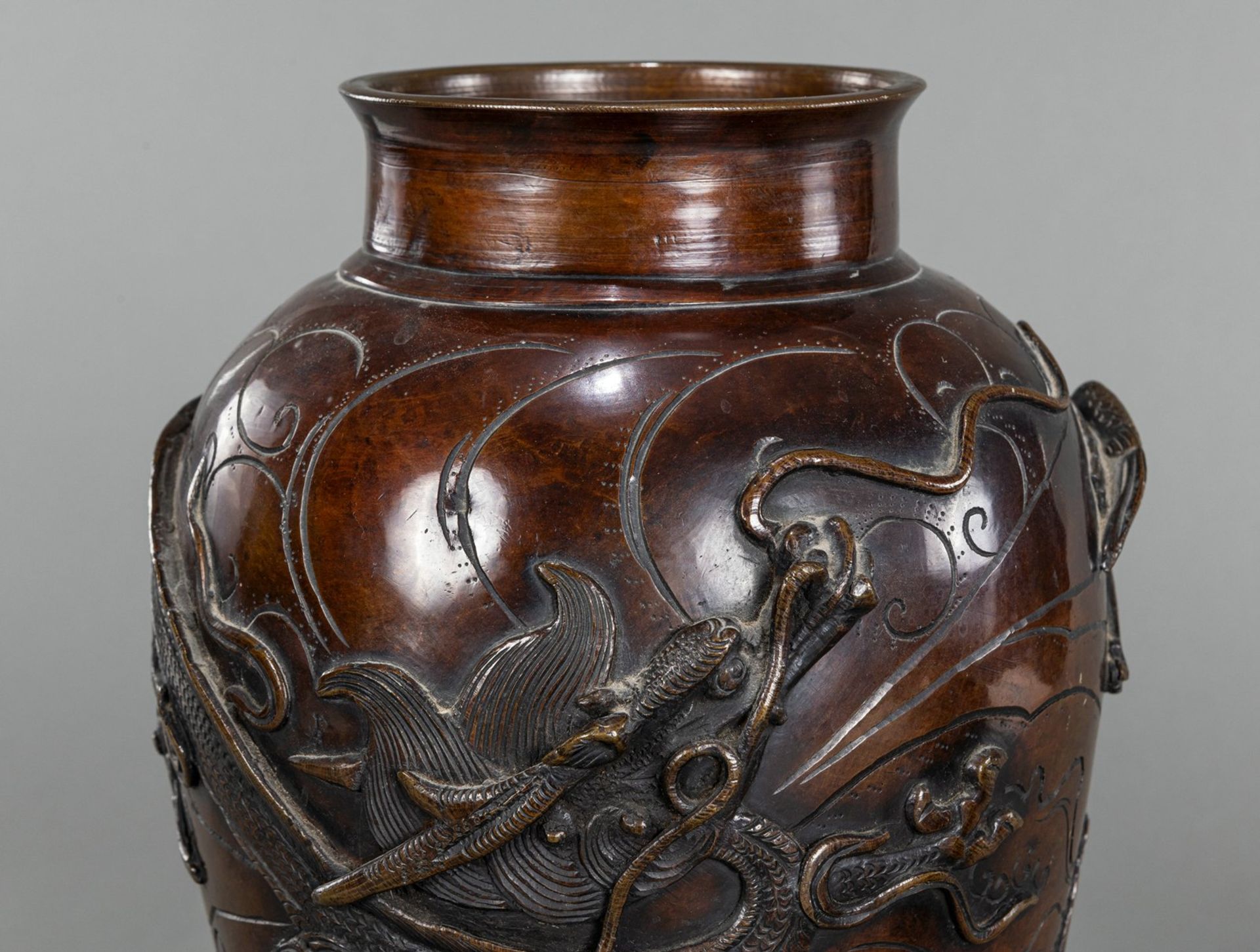 A CLOISONNÉ AND BRONZE VASE WITH RELIEF DECORATION - Image 5 of 7