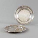 Zwei Silber-Teller