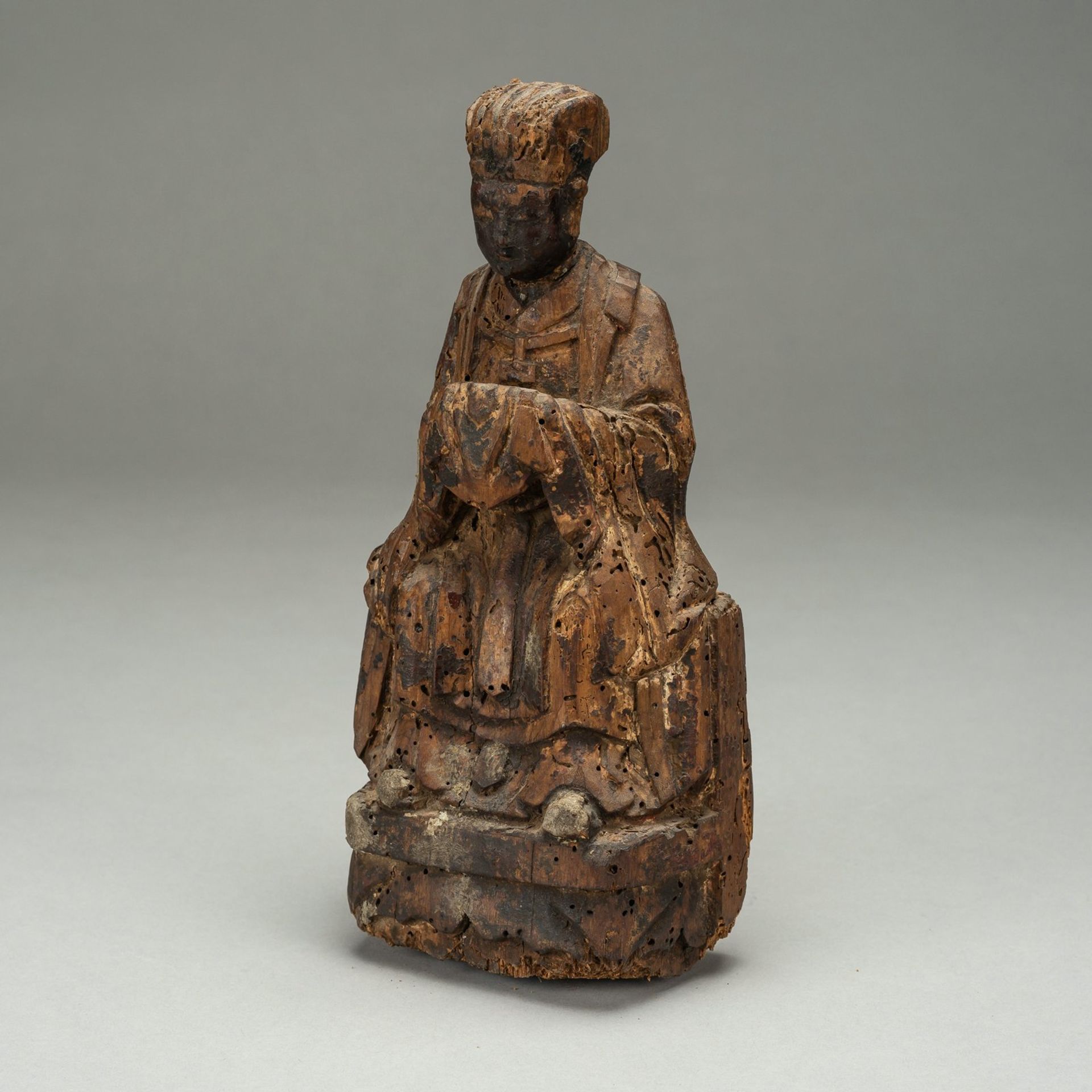 A WOOD CARVING OF A DAOIST OFFICIAL