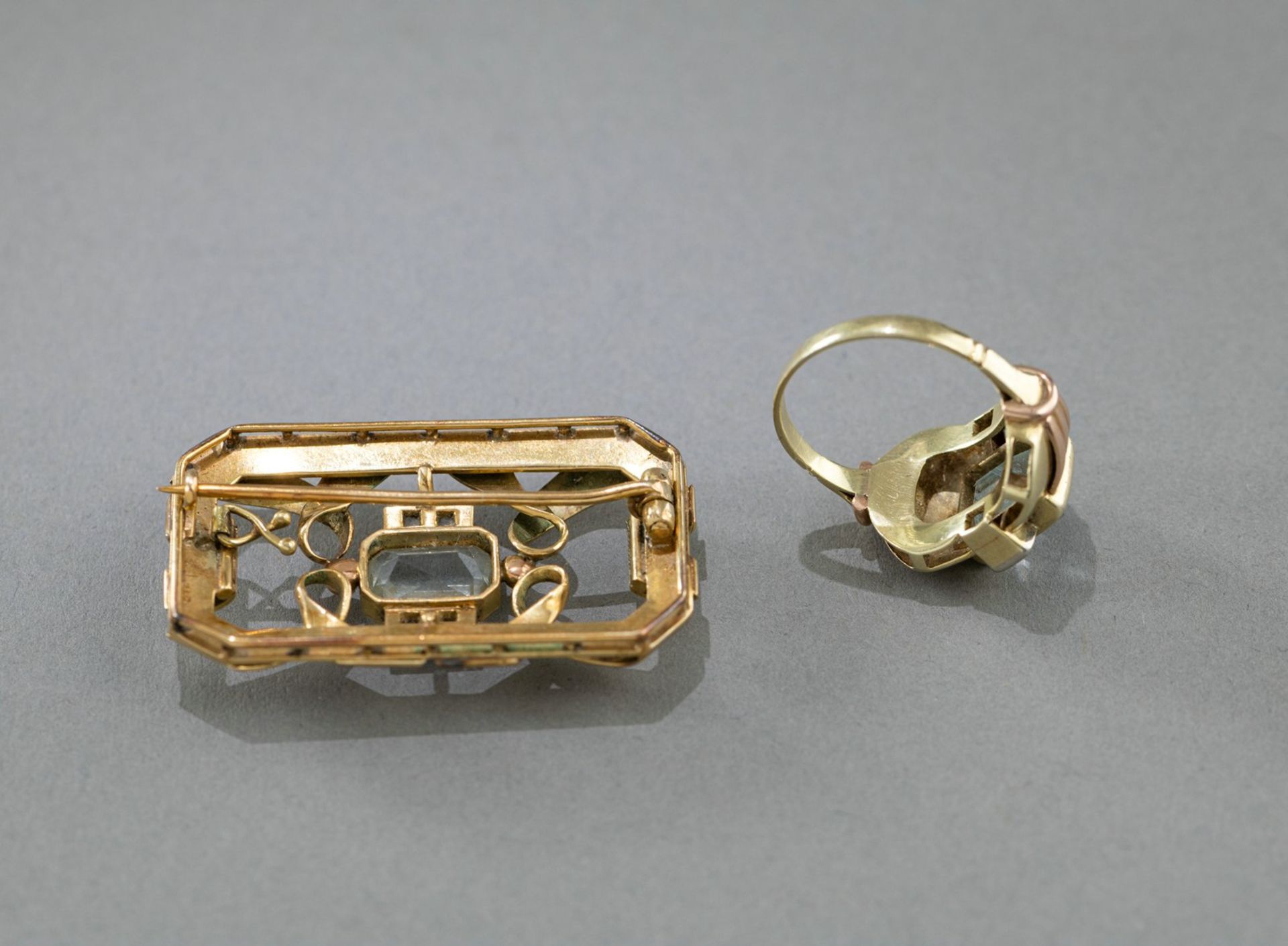 A BROOCH AND RING WITH AQUAMARINES - Image 4 of 4