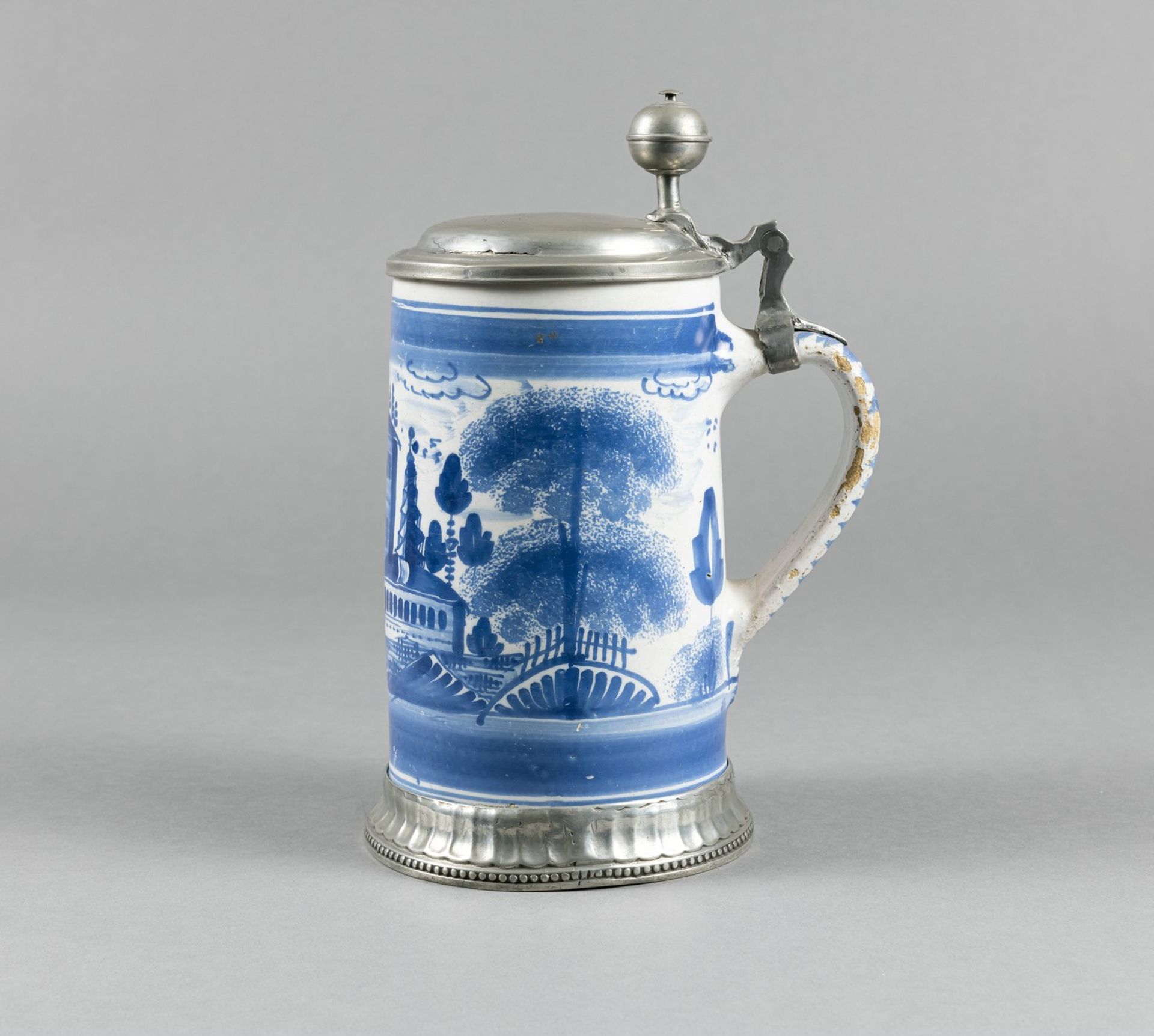 A BAYREUTH FAIENCE TANKARD - Image 4 of 7