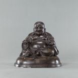 Bronze des sitzenden Budai mit Silbereinlagen