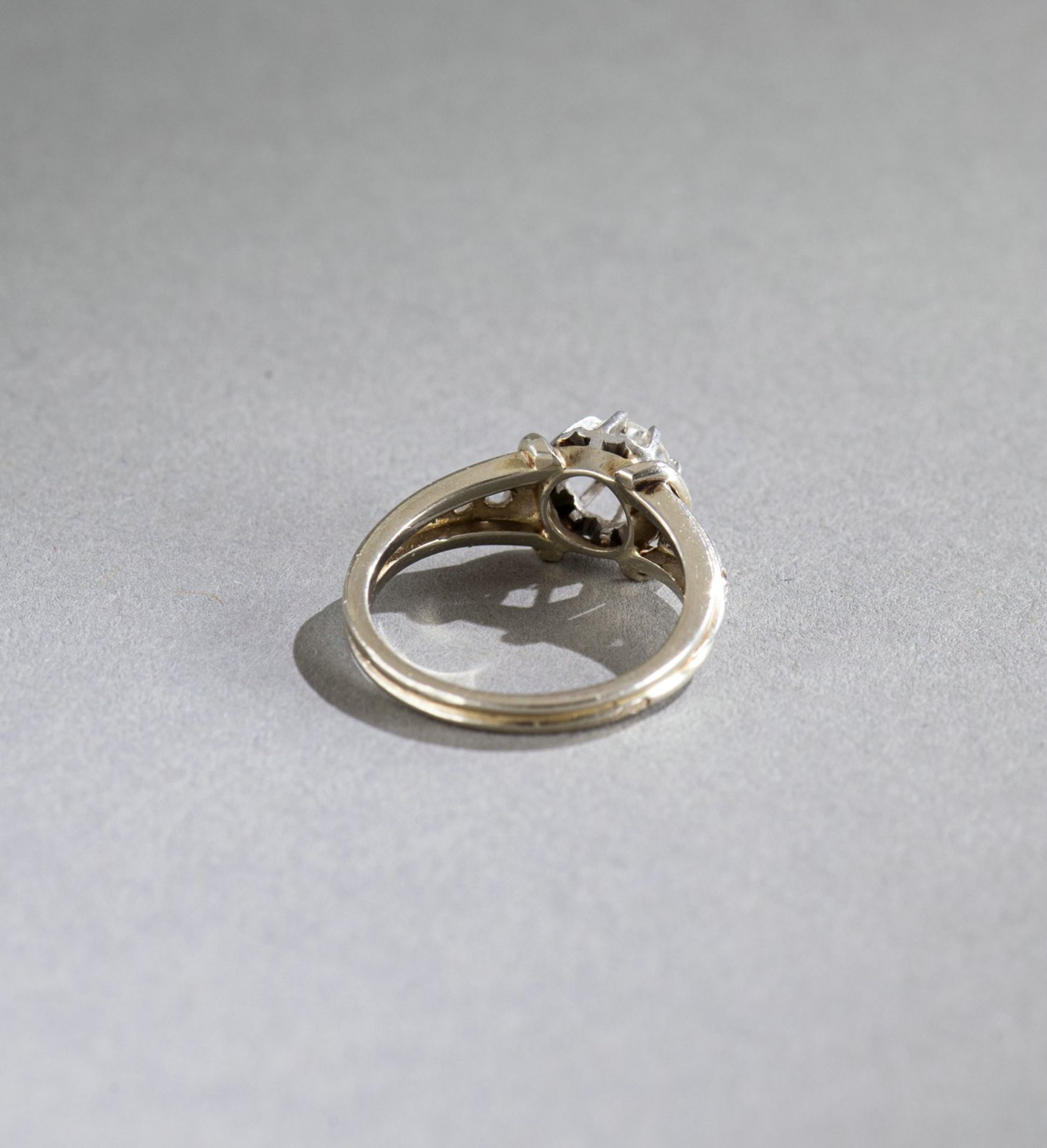 A DIAMOND RING - Image 5 of 7