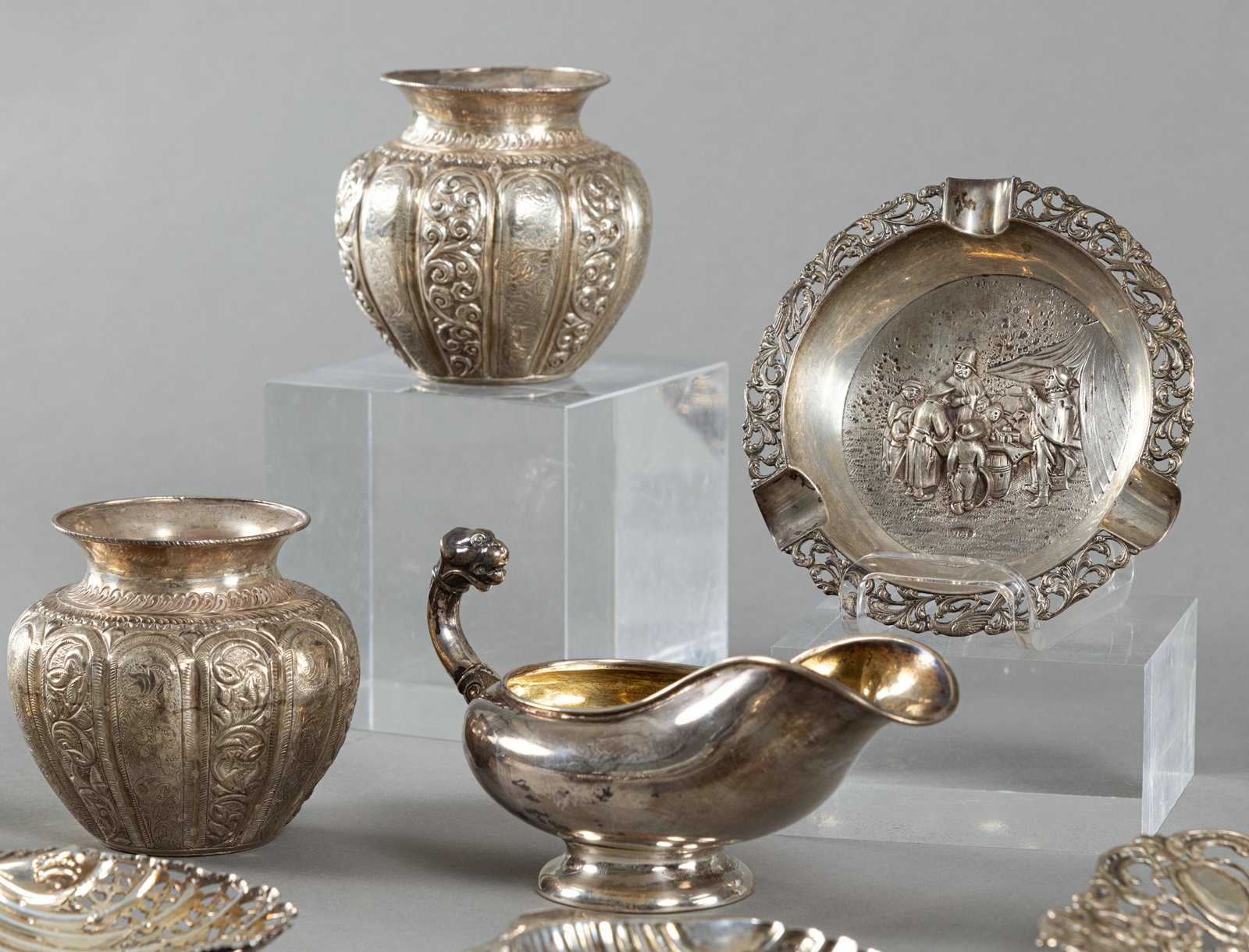 A MIXED LOT OF SILVER SMALL BOWLS AND VASES - Image 7 of 14