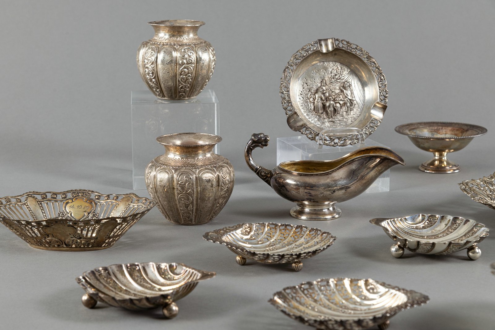 A MIXED LOT OF SILVER SMALL BOWLS AND VASES - Image 2 of 14