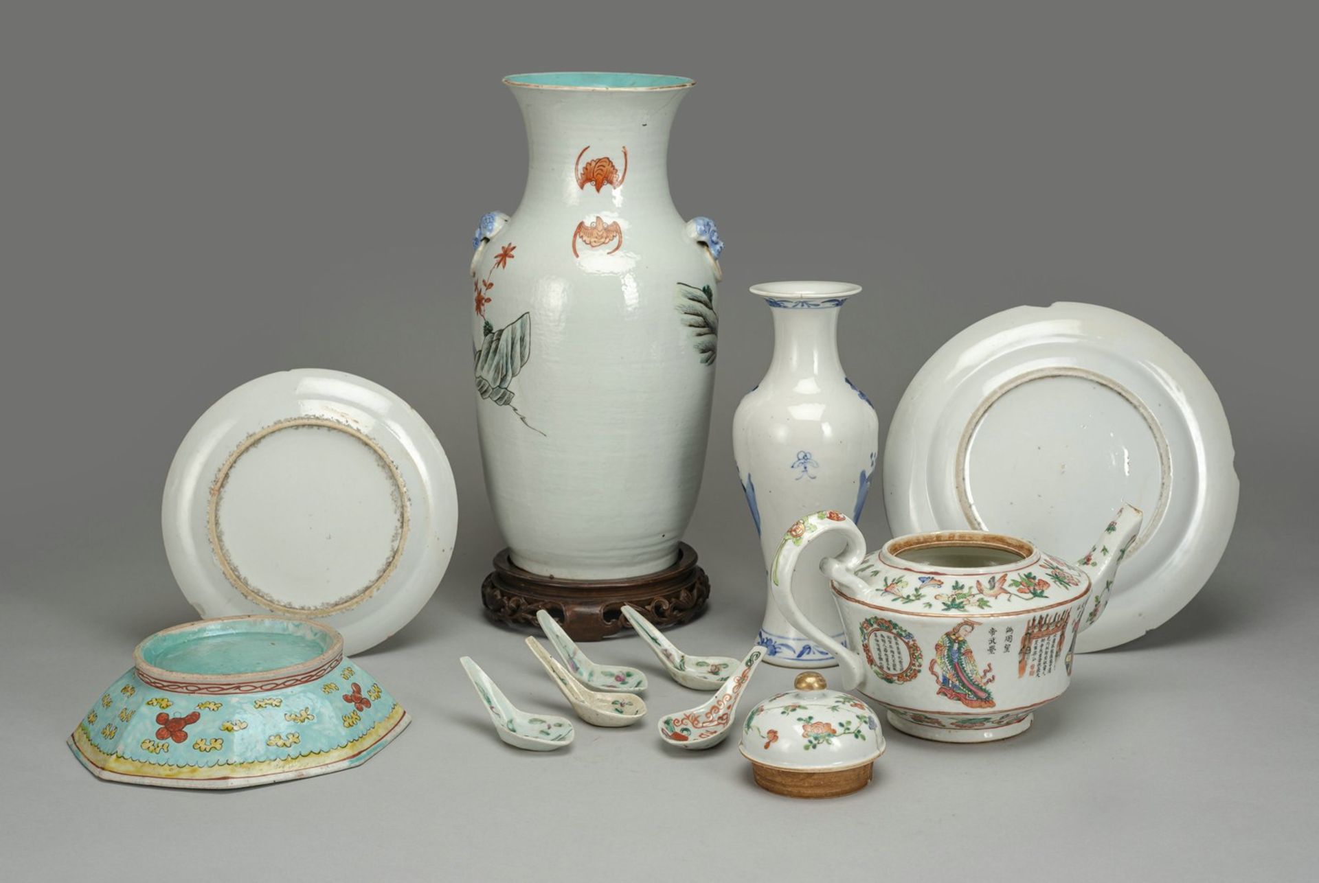 A GROUP OF 11 PORCELAIN PIECES, VASES, SPOONS AND OTHERS - Image 2 of 2