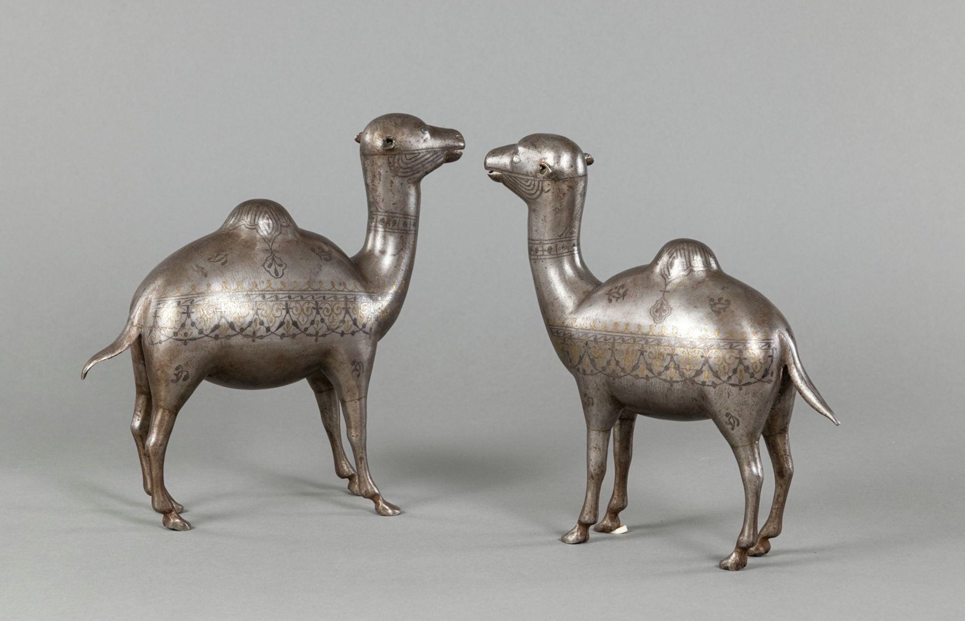 TWO CAMELS - Image 2 of 5