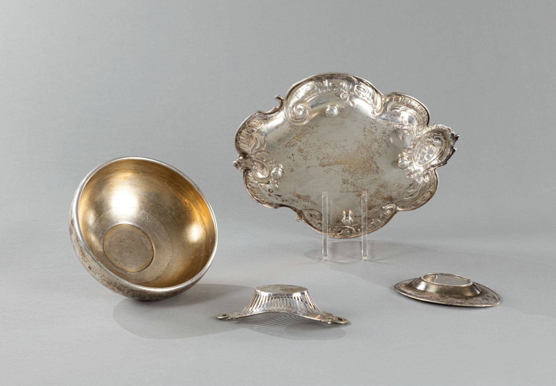 FOUR SILVER DISHES AND BOWLS - Image 3 of 7